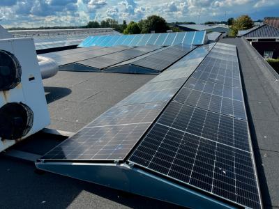 Zonnepanelen op bedrijfspand dankzij Solar Fire Proof